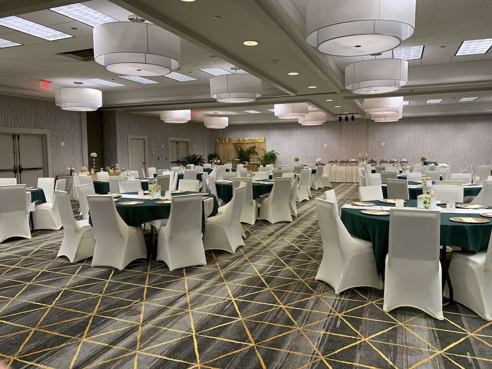Holiday Inn Baton Rouge South 30/37