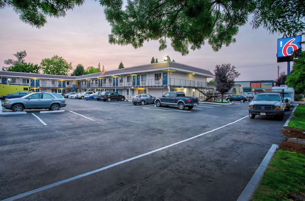 Motel6 Salem, OR 49/62