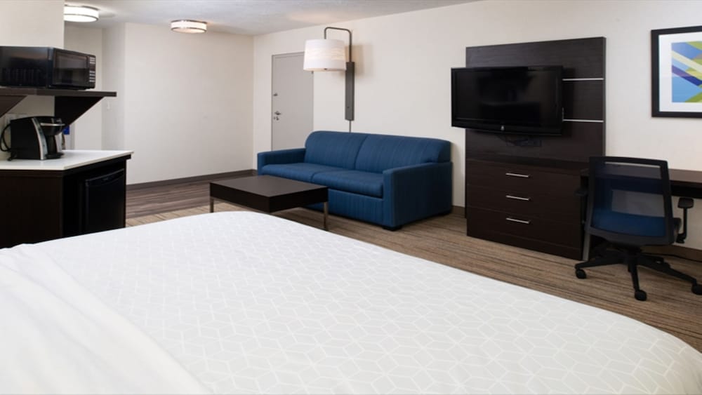 Holiday Inn Express Cincinnati West 28/74