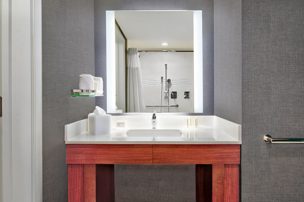 Residence Inn by Marriott Orlando at Flamingo Crossings Town Center 44/45
