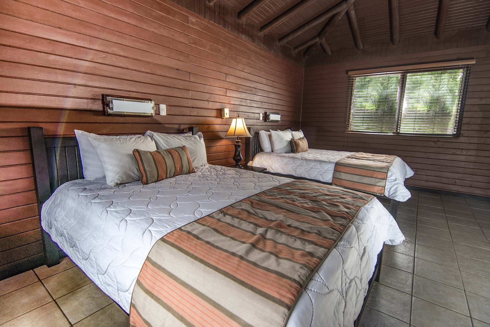 Lake, 2 Double Beds