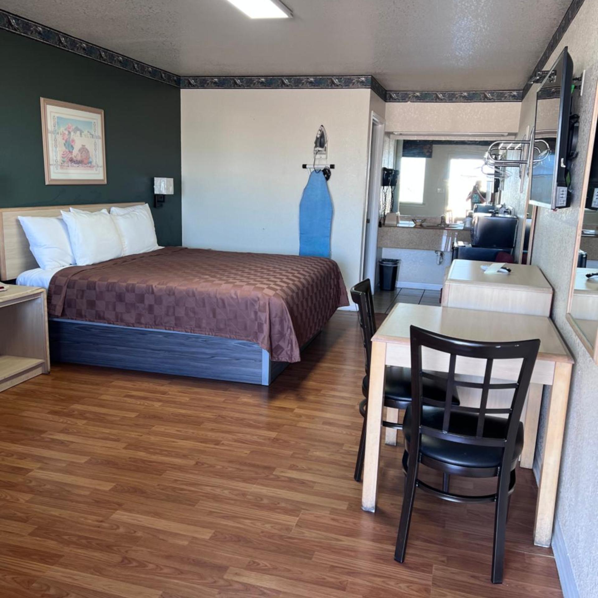 Eagle Pass Inn 1/5