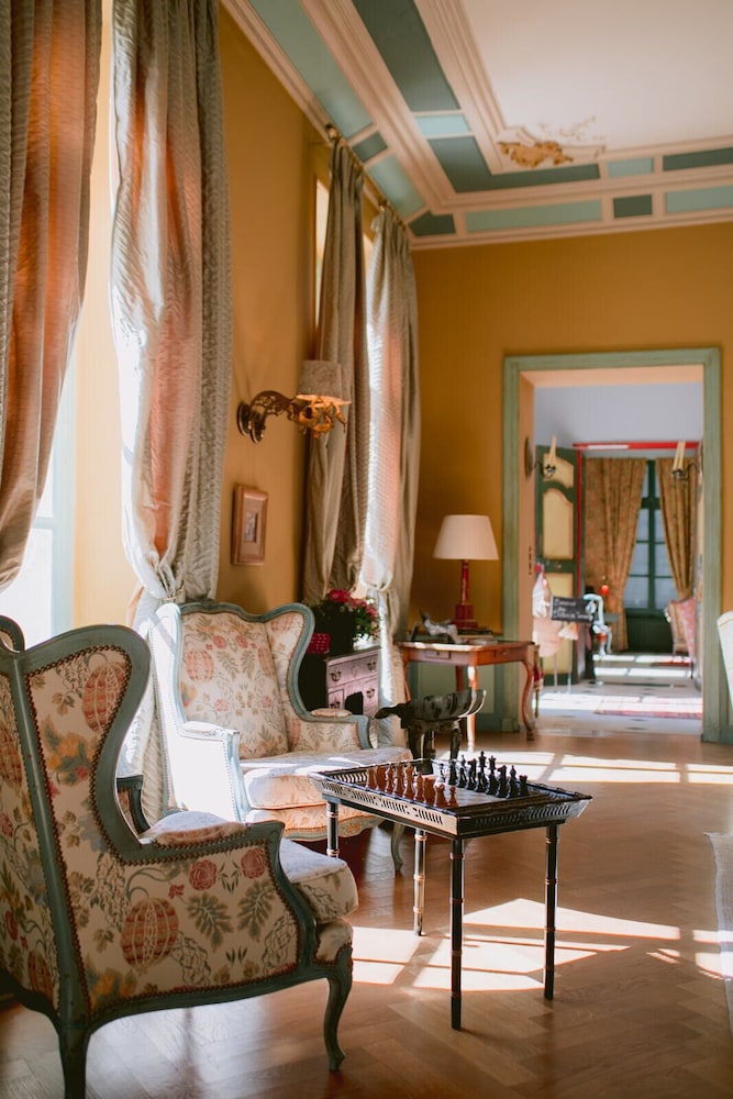 CHATEAU DE VARENNE 26/72