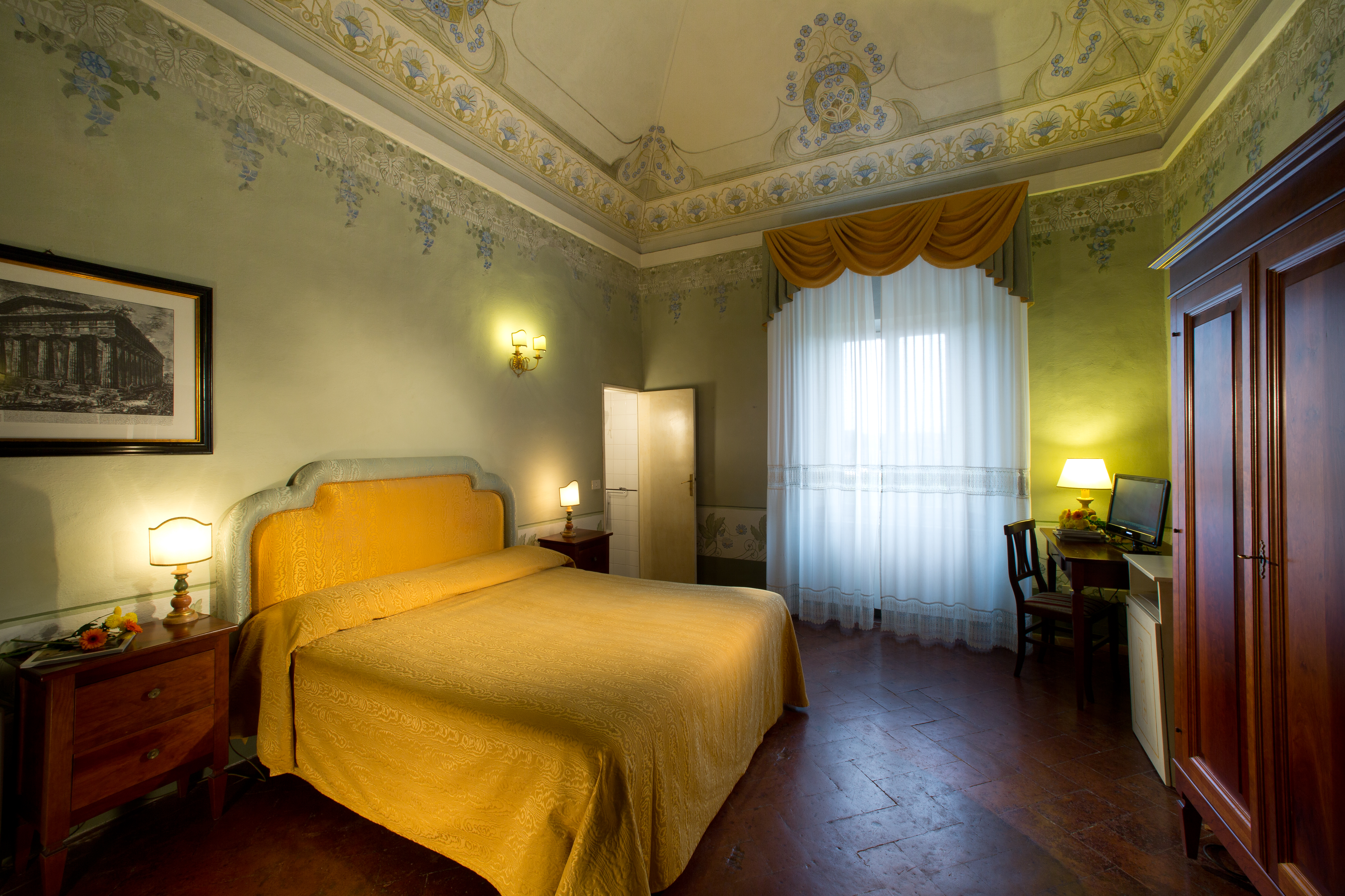 COMFORT, DOUBLE BED