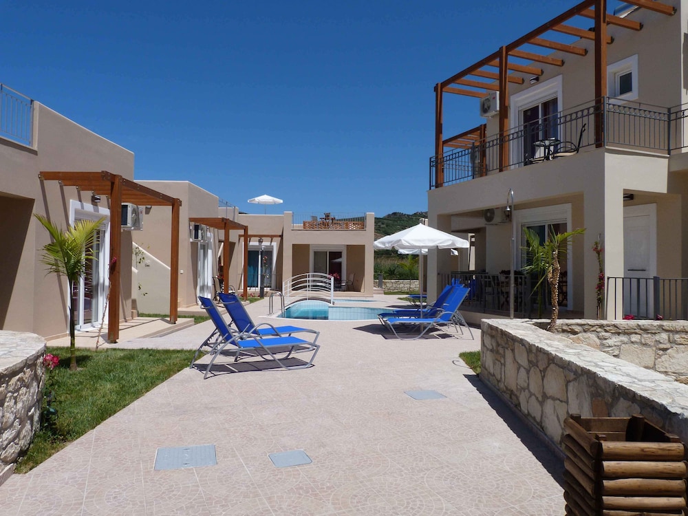 Azure Beach Seafront Villas 40/56