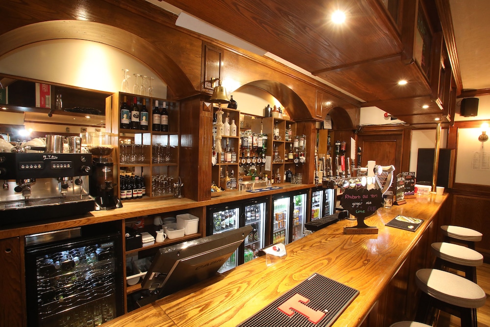 Ferry Inn 33/50