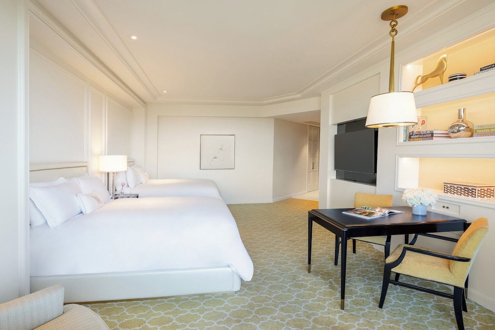 BEVERLY HILLS, JUNIOR SUITE, 2 QUEEN BEDS
