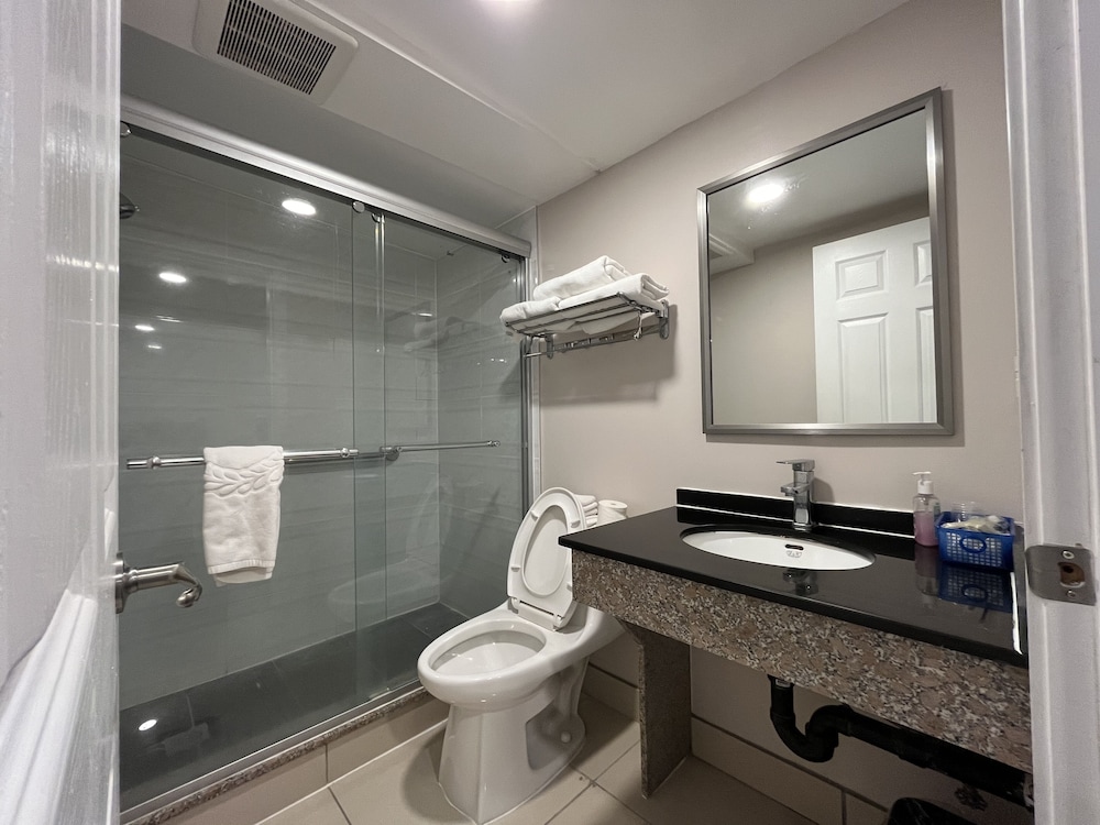 Kluane Park Inn 28/28