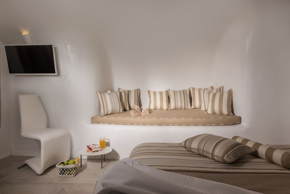Elite Luxury Suites 35/50