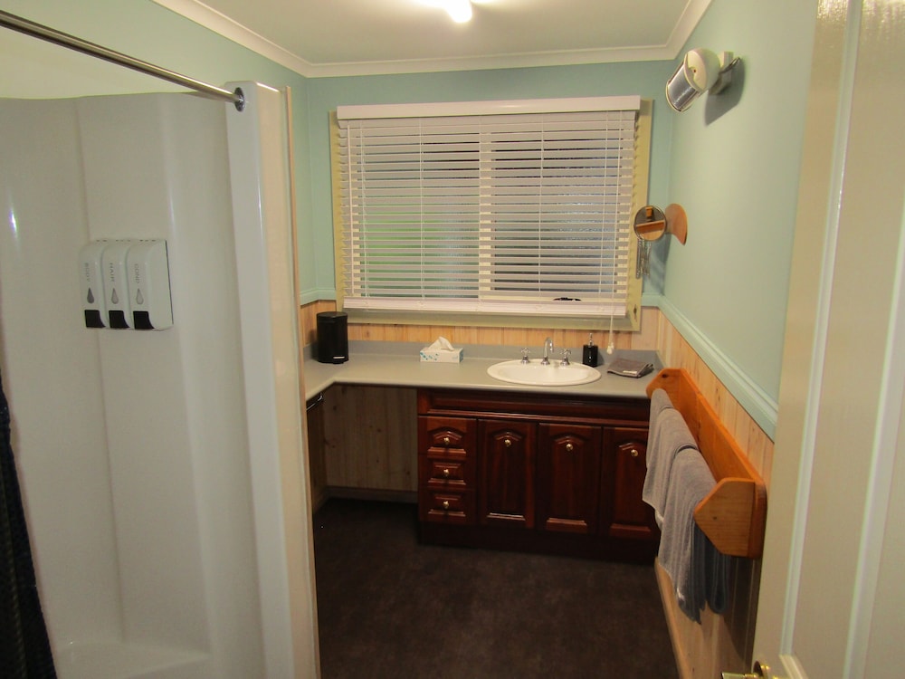 THE CRAYS ACCOMMODATION 15/46