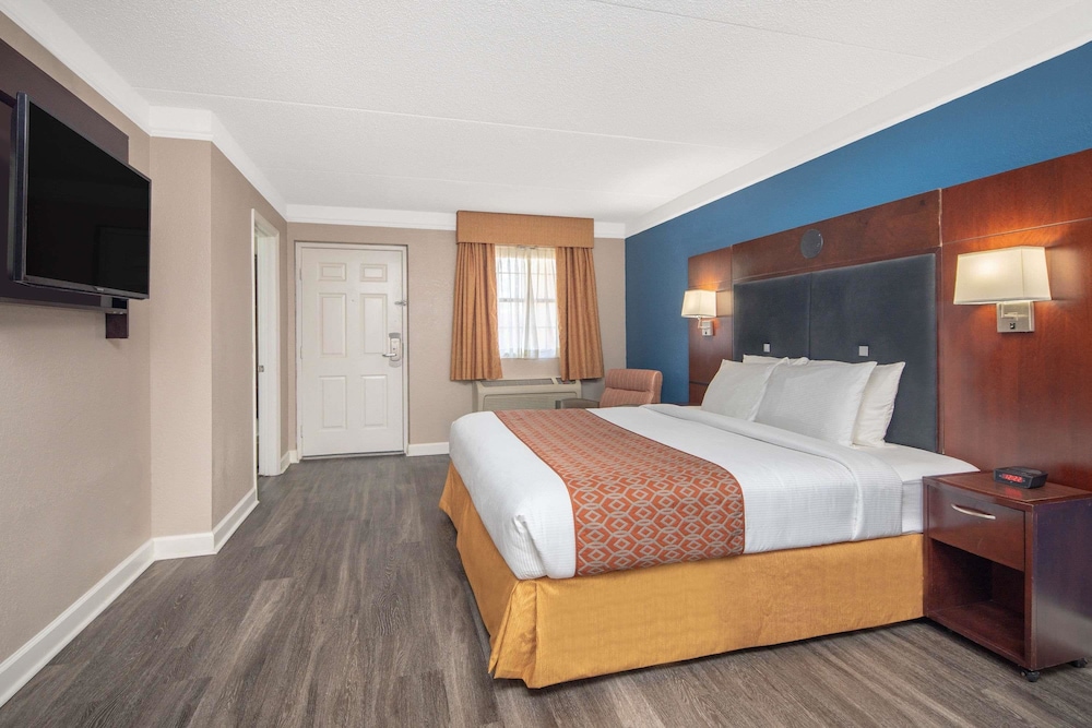 Budget Inn and Suite Atlanta Marietta Stadium 8/22