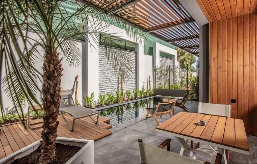 Unique Life Style Hotel 23/49