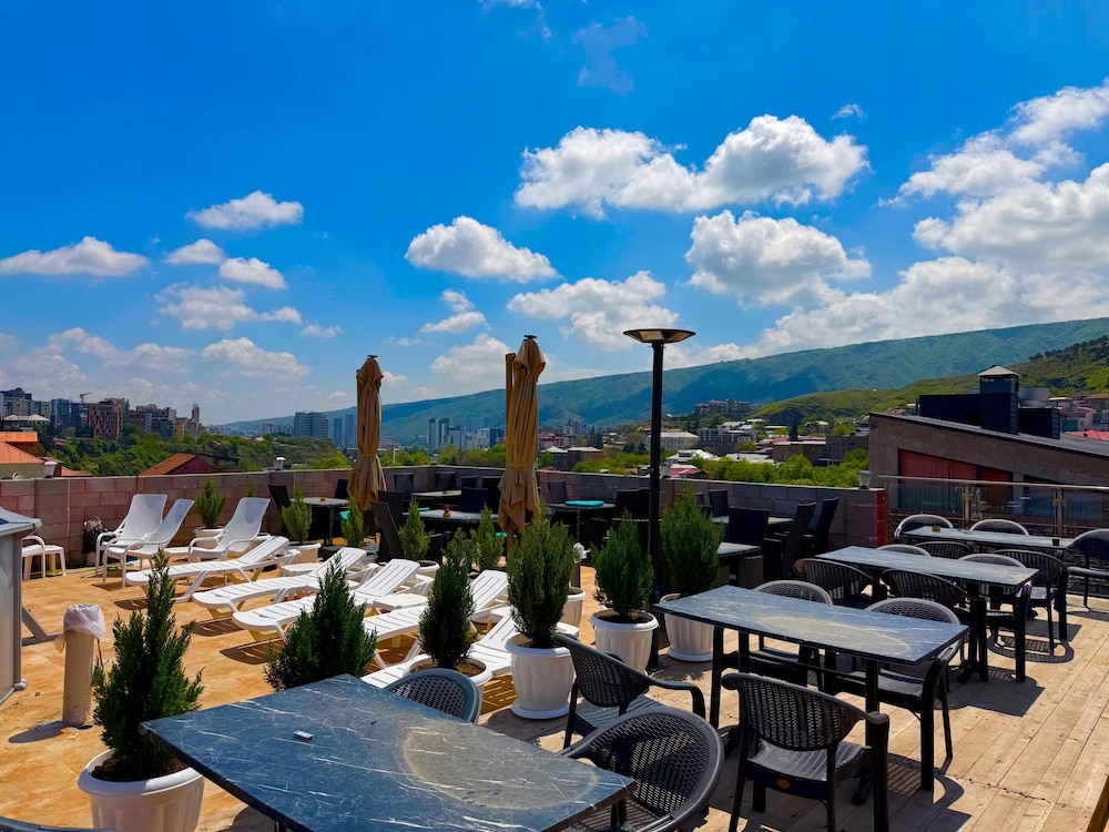 Mit Hotel Tbilisi 56/59