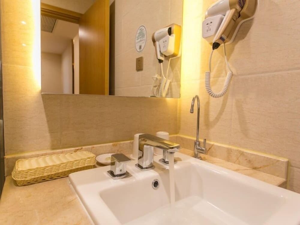 Greentree Inn Suzhou Wujiang Fenhu Development District Express Hotel 38/38