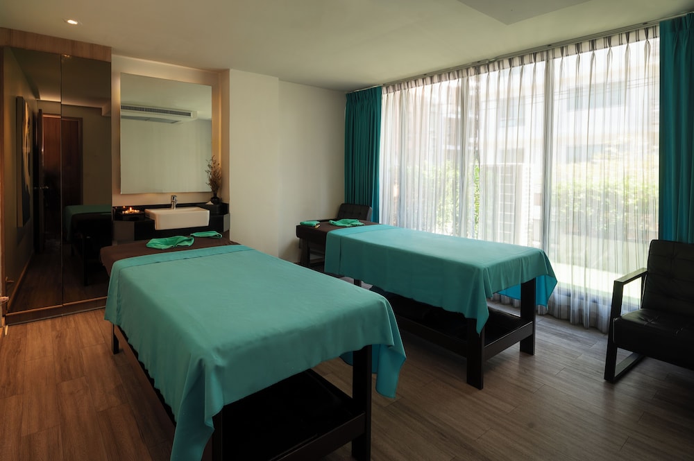 Cross Vibe Bangkok Sukhumvit 30/71