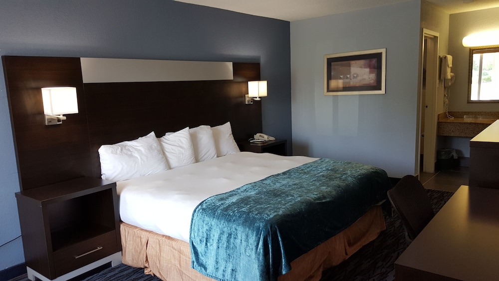 Scottish Inn Savannah South 15/26
