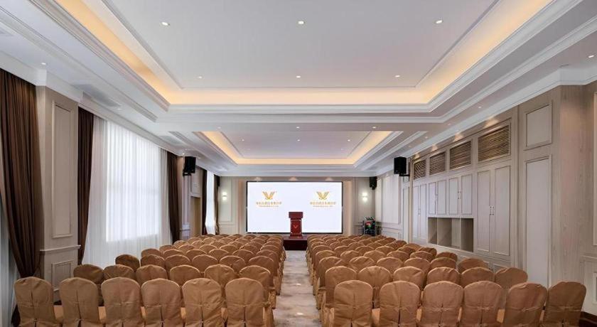 Vienna Hotel (Shenzhen Pingshan Longtian Small Town) 41/53