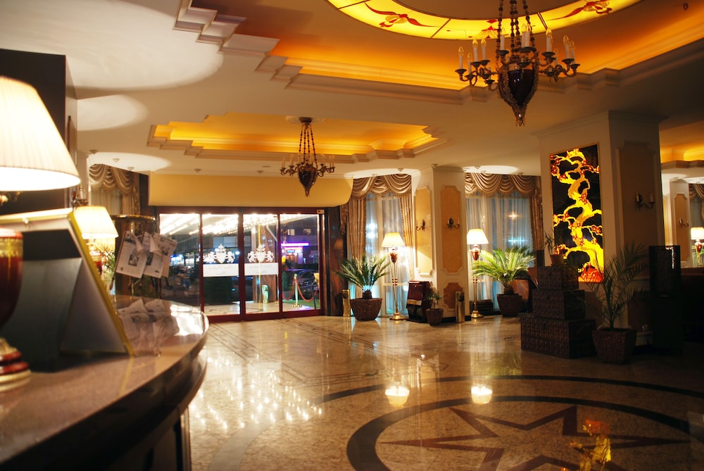 Prahova Plaza Hotel 3/35