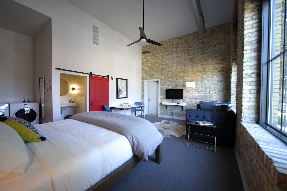 Master, Suite, King Bed, 2 Trundle Beds, Pet Friendly