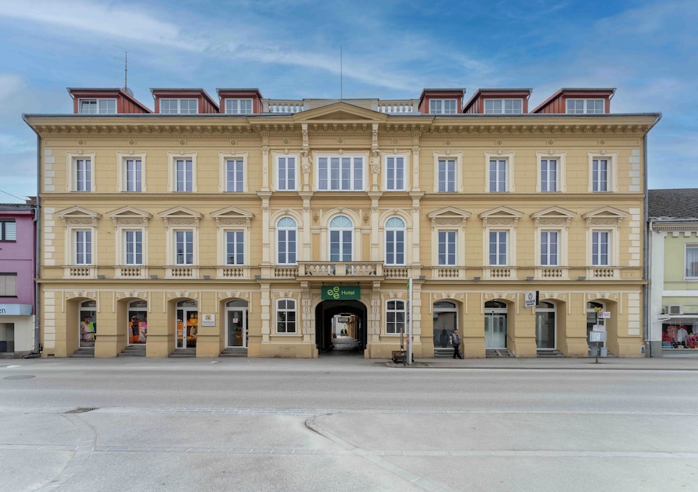 eee hotel Perg 2/43