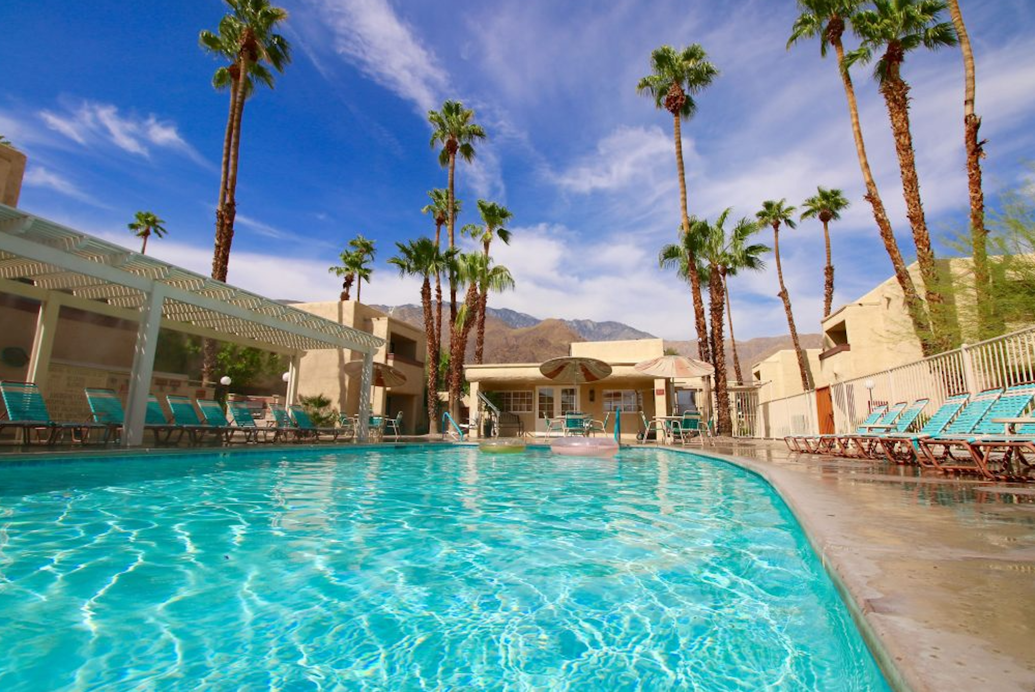 Desert Vacation Villas 25/27
