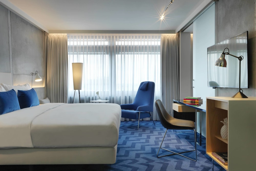 RENAISSANCE WARSAW AIRPORT HOTEL 11/62