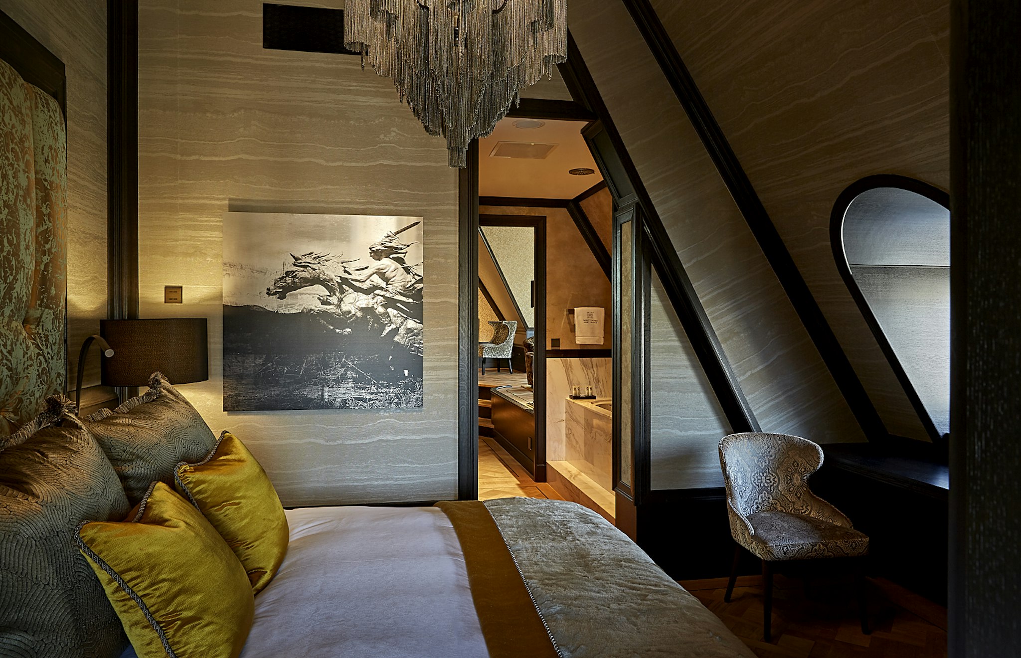 Hotel TwentySeven 44/84