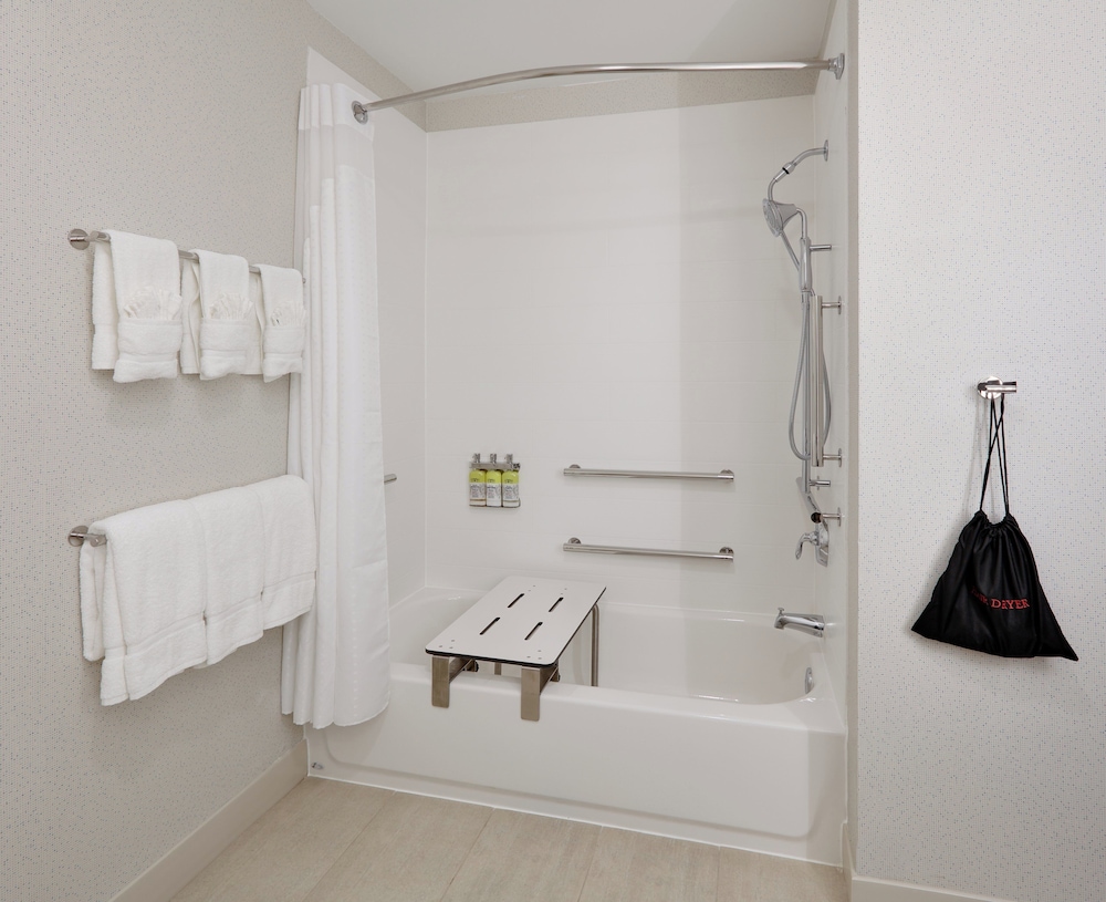 غرفة قياسية بسرير كينج، Holiday Inn Express And Suites Plano East 5/5