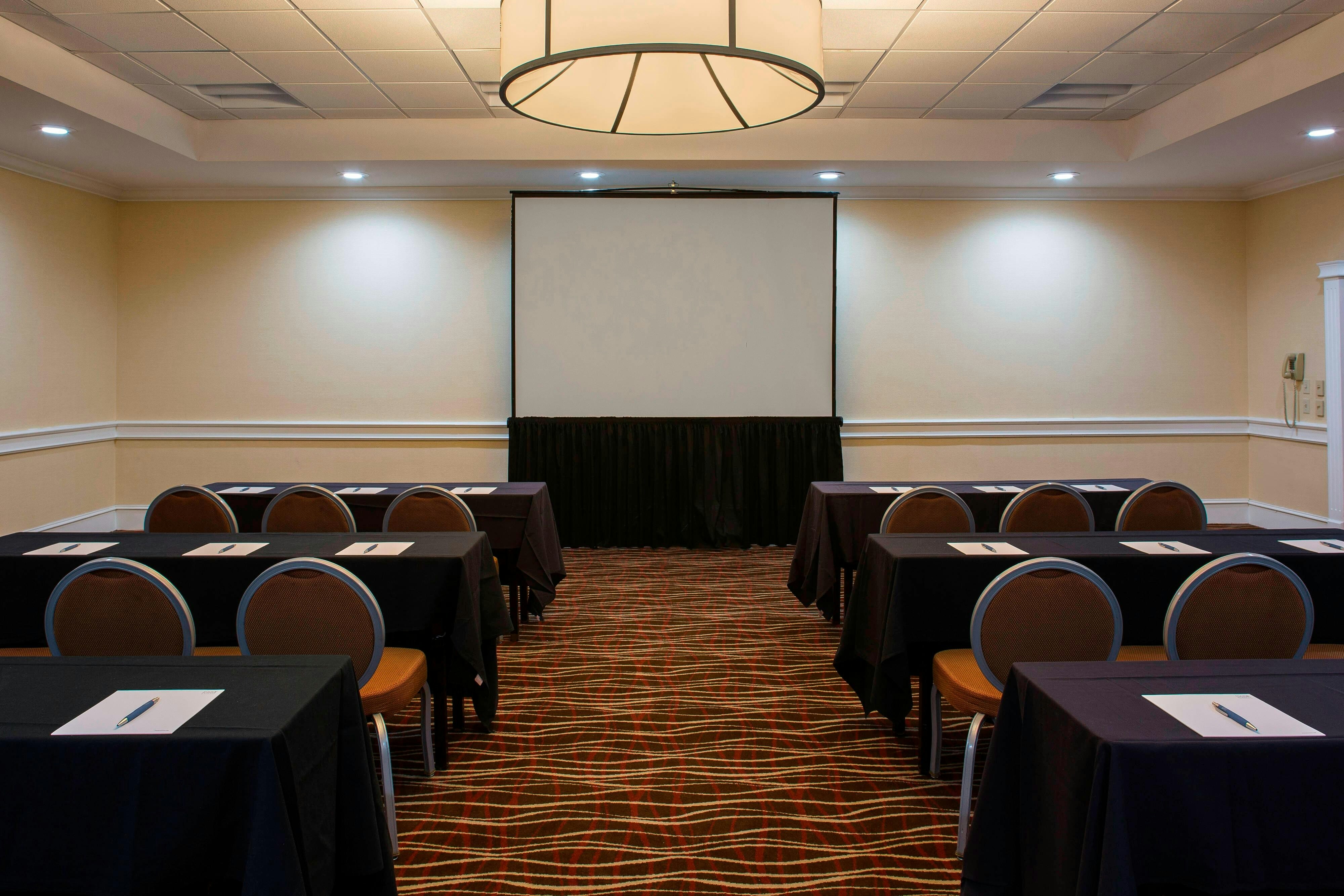 Four Points by Sheraton Suites Tampa Airport Westshore 12/16