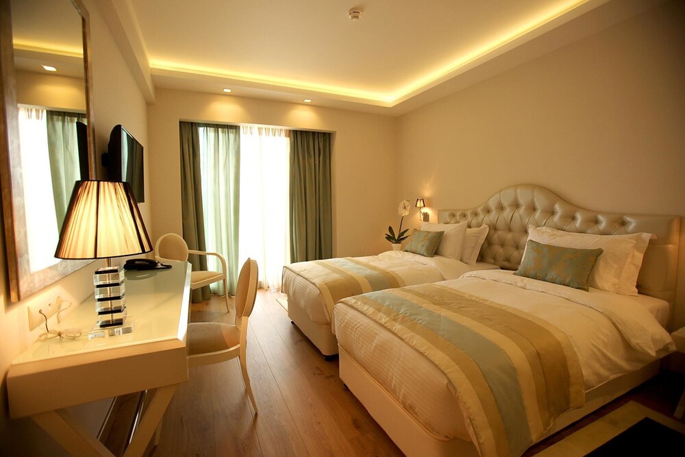 Calma Hotel Spa 4/31