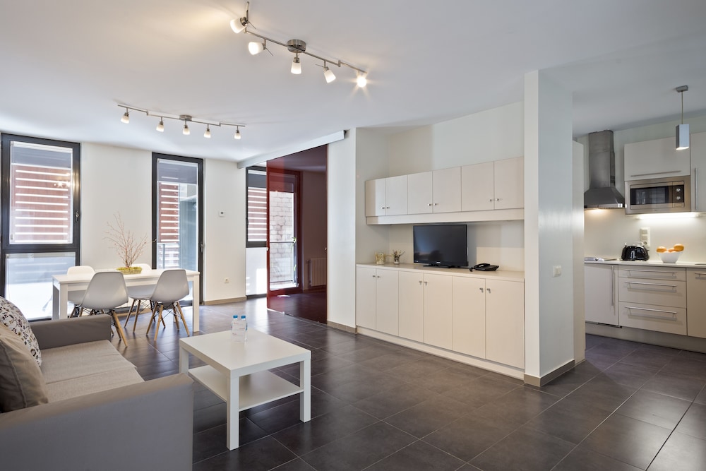 Aparthotel BCN Montjuic 67/96