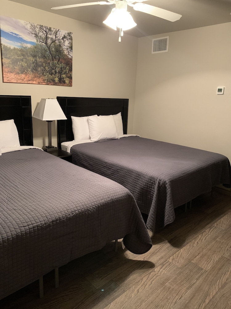 Eagle's Den Suites Andrews a Travelodge by Wyndham 13/55