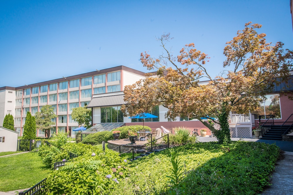 Chester Hotel & Conference Center 5/50