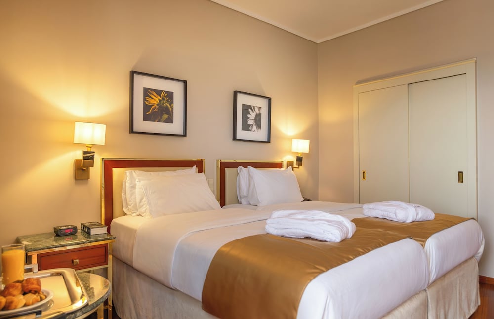 Ilisia Hotel 34/68