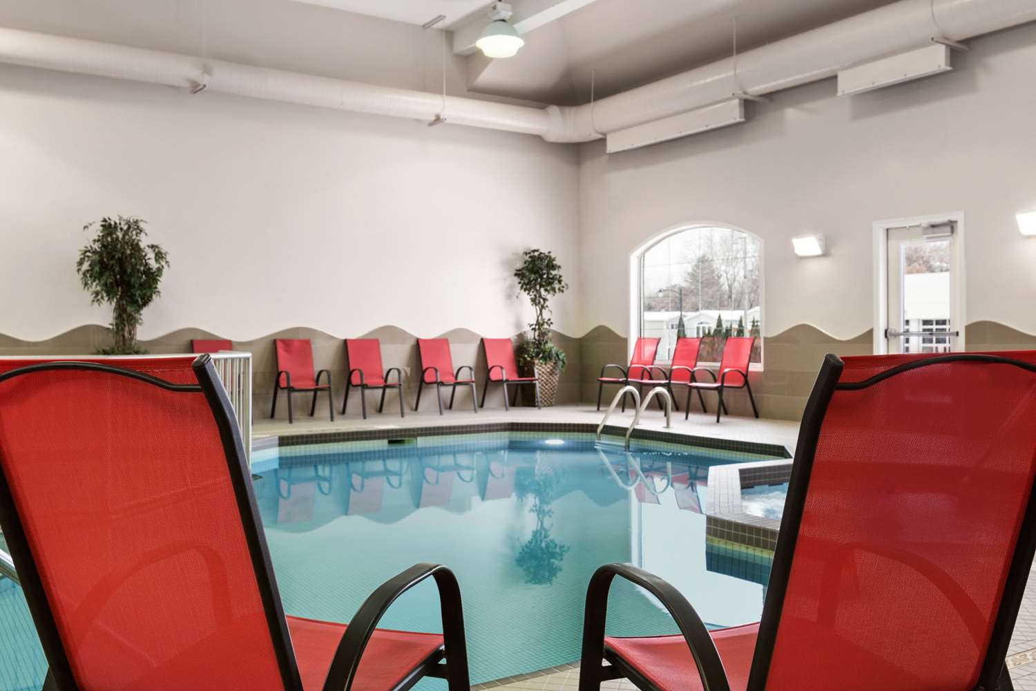 Days Inn and Suites By Wyndham Brandon 4/11