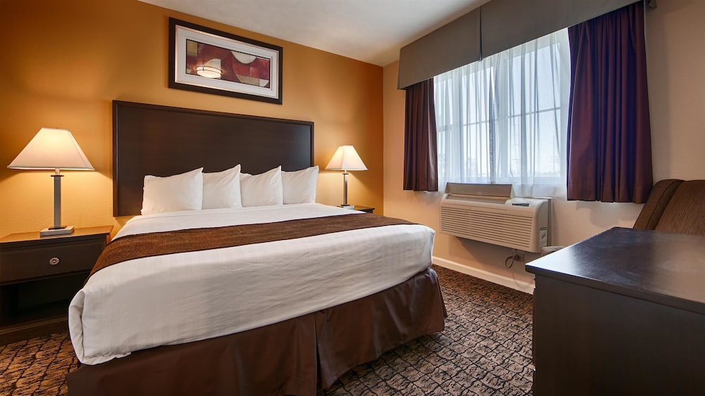 Best Western El Centro Inn 12/35