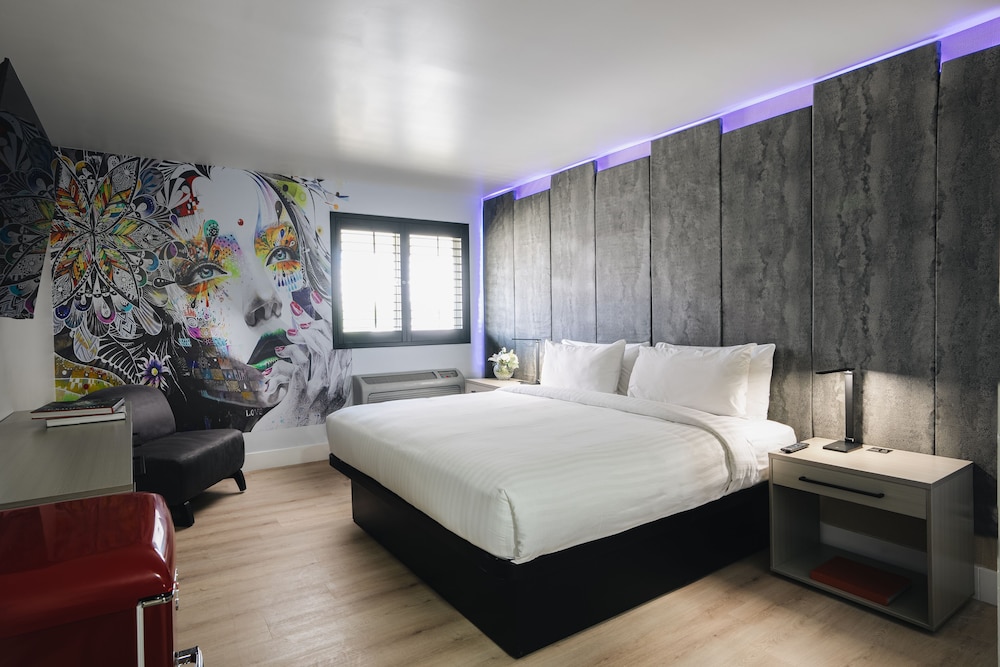 ELEVATED, CLASSIC, KING BED