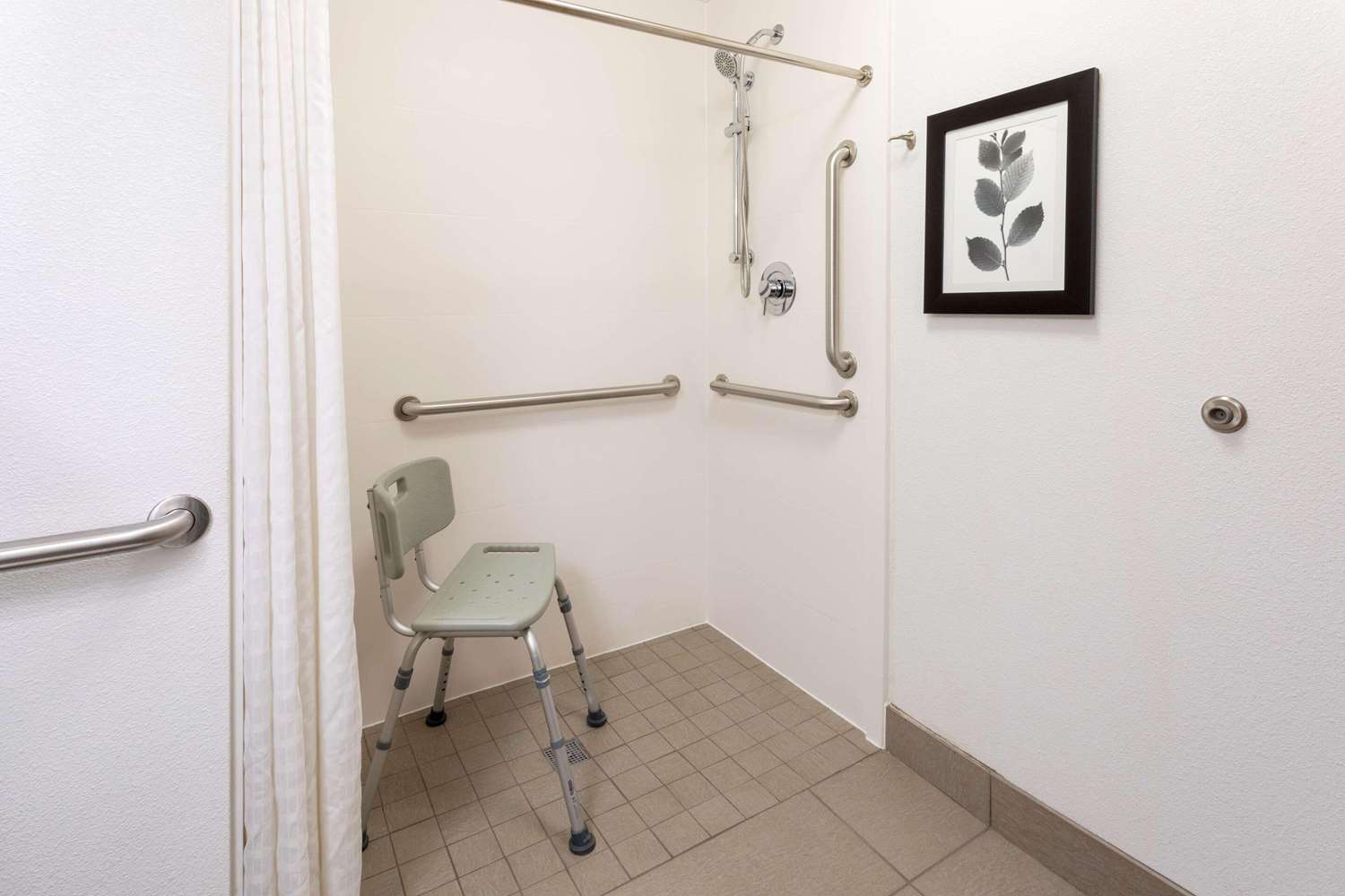 Country Inn & Suites by Radisson, Fargo, ND 15/16