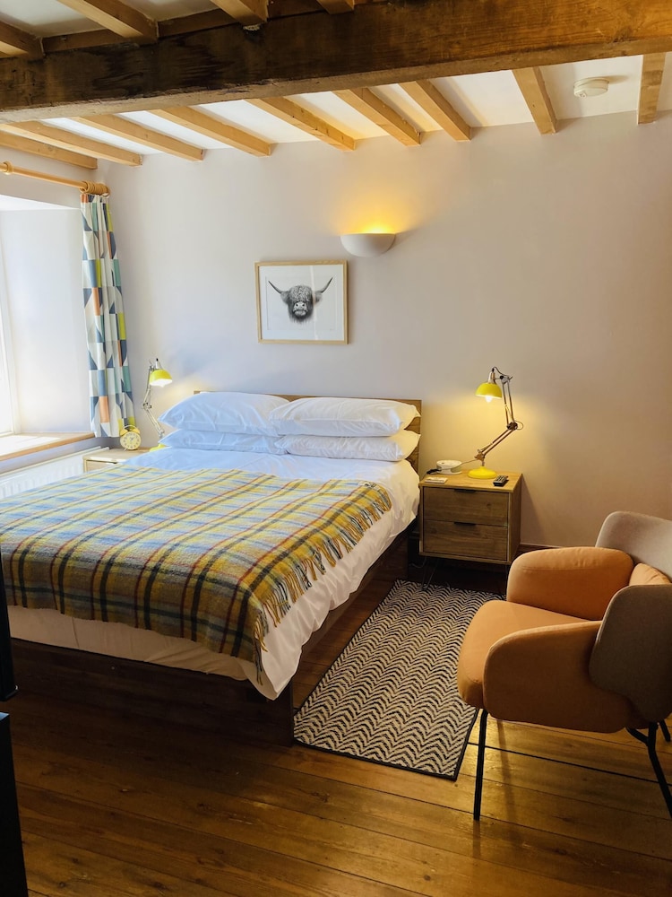 Riverside Bed &amp; Breakfast 12/46