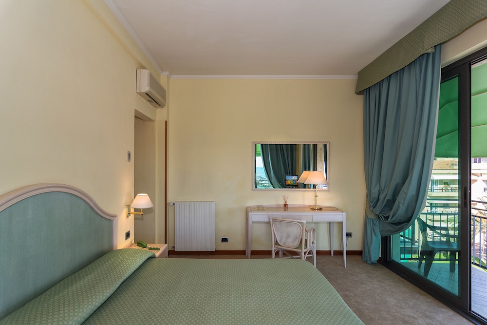 Hotel Siesta 15/66