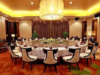 Jin Jiang International Hotel Urumqi 44/46