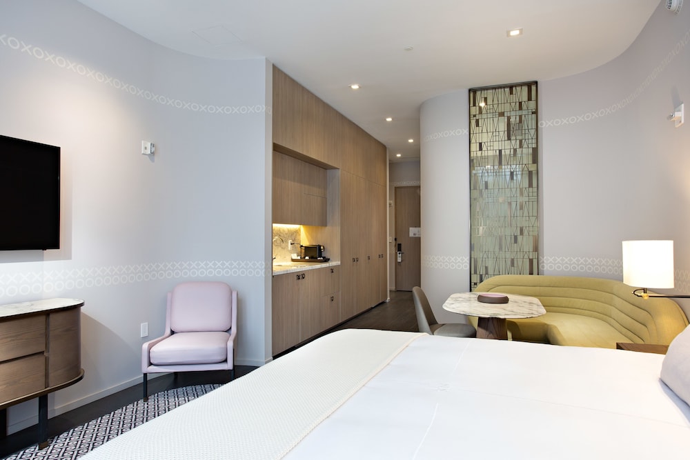 SLS LUX Brickell 17/60