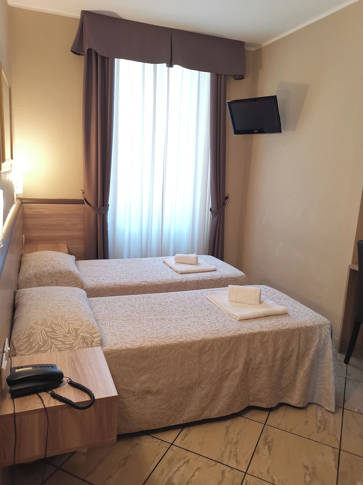 BRIANZA HOTEL 20/68