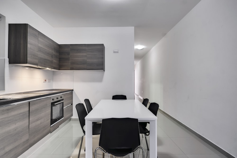 The Village Apartments 25/50