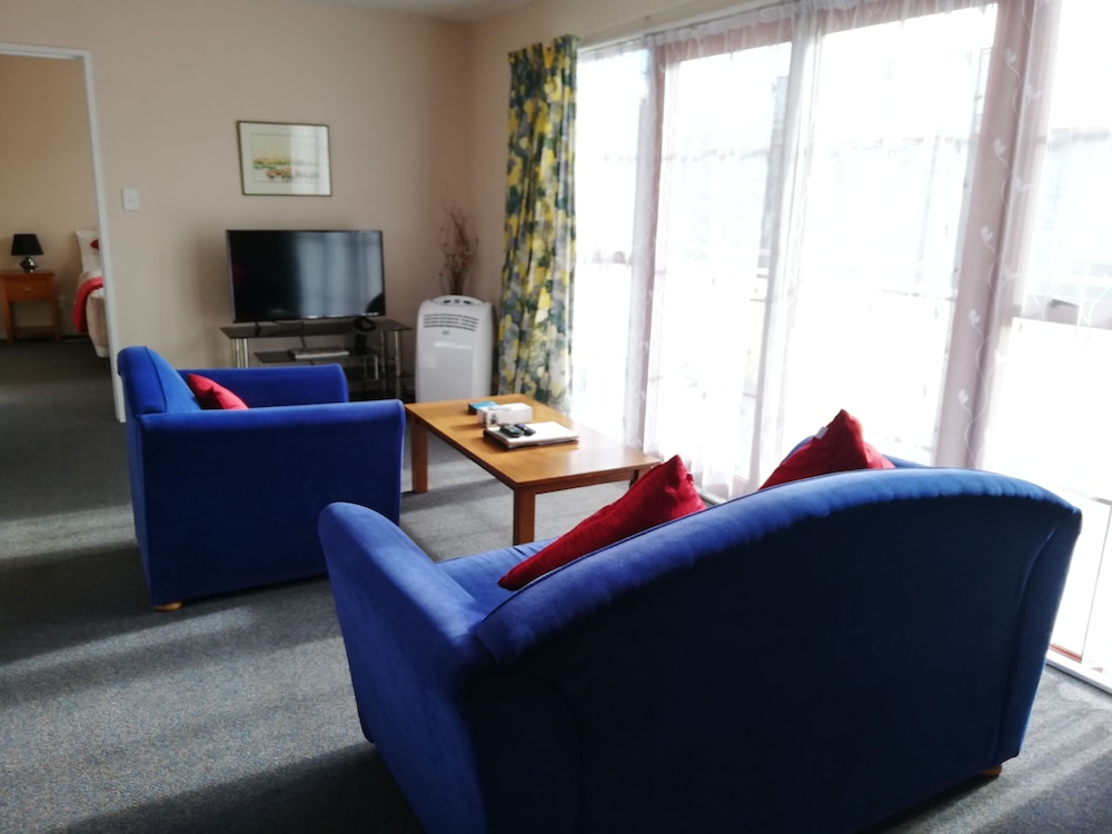 Addington Stadium Motel 27/38