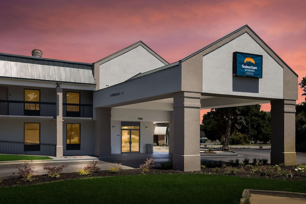 Suburban Studios Hinesville - Fort Stewart Area in HINESVILLE - GA