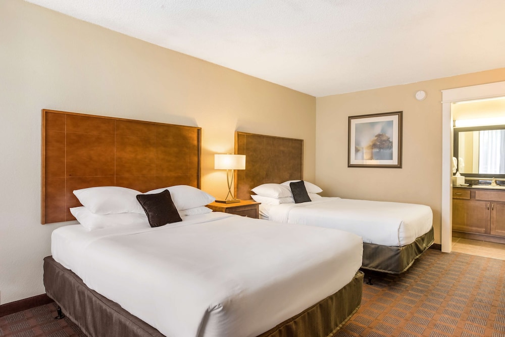 Red Lion Inn & Suites Branson 19/36