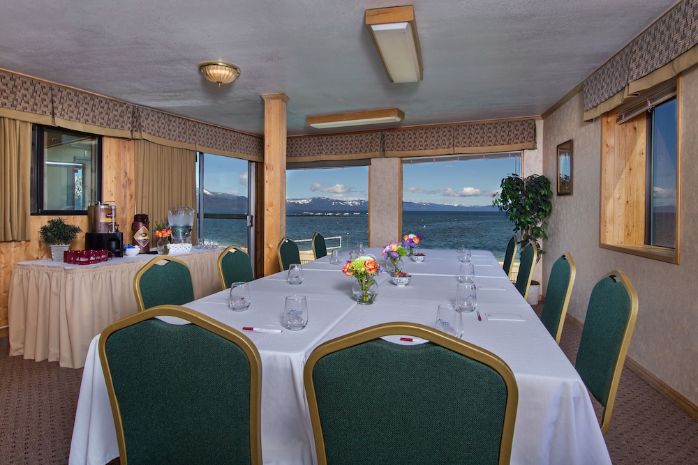 Tahoe Lakeshore Lodge & Spa 45/62