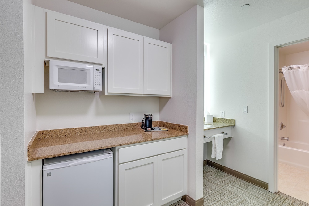 Marshall Suites Bainbridge Island, SureStay Collection by BW 13/34