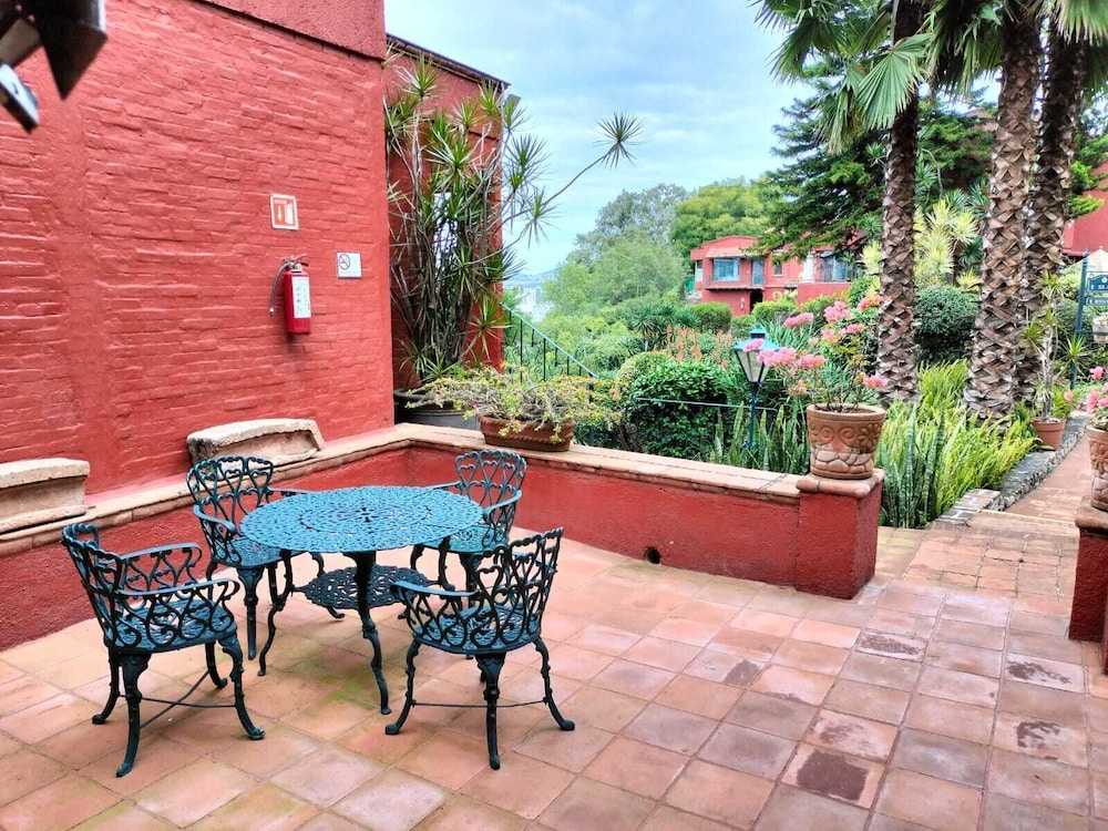 Villa San Jose Hotel And Suites 34/50